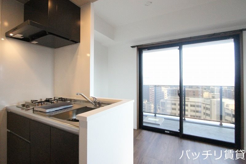 キッチン　別号室タイプの為、現状を優先致します。