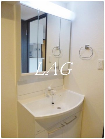 洗面設備　独立洗面台です。