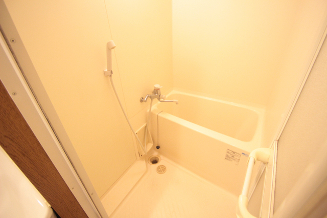 バス・シャワールーム　※別室の参考写真の為、現況優先です。