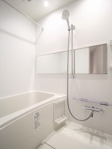 バス・シャワールーム　同マンション別部屋参照