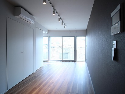 居室・リビング　同マンション別部屋参照