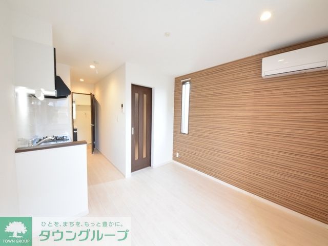 居室・リビング　おしゃれなアクセントクロス付