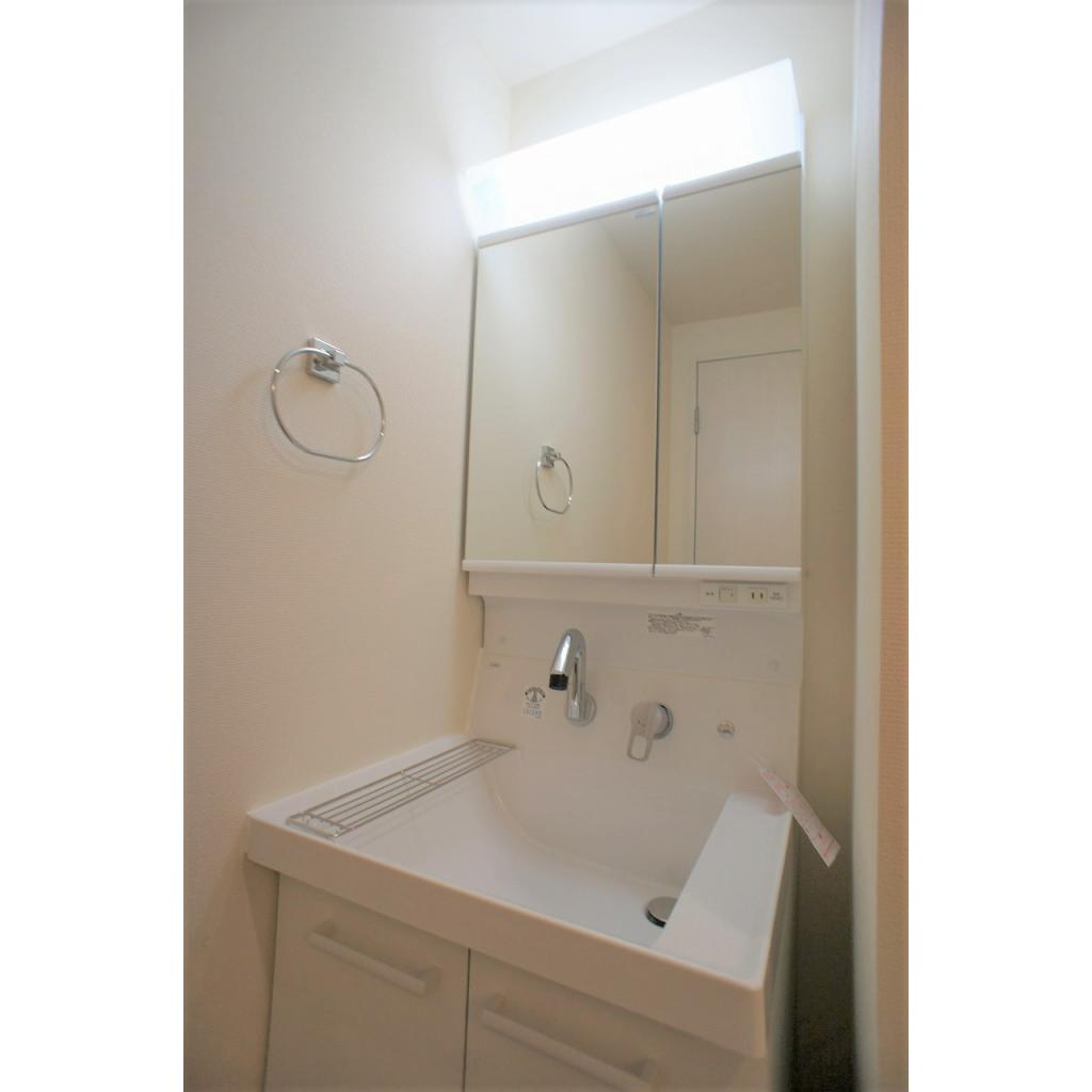 洗面設備　広い洗面スペース