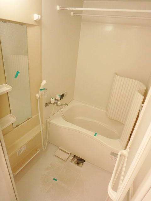 バス・シャワールーム　★便利で快適な追焚き・浴室乾燥機付きのバスルーム★