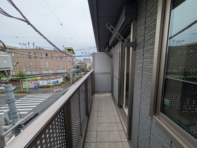 バルコニー　★手早く洗濯物が干せる広さのバルコニー★