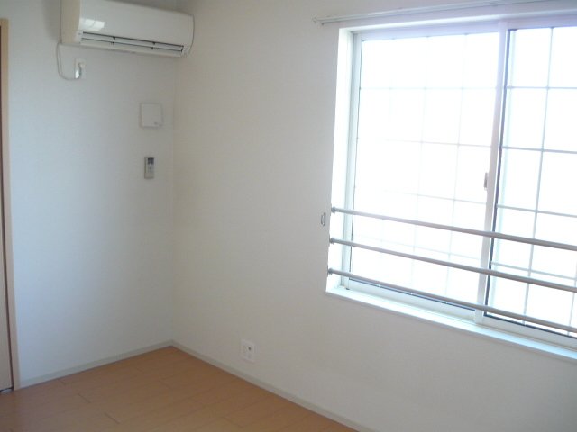 その他部屋・スペース　開放的な寝室です