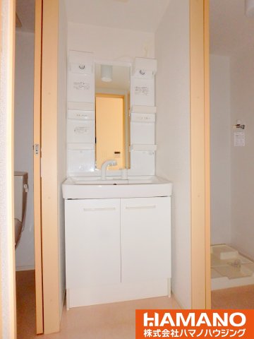 洗面設備　独立洗面化粧台付き