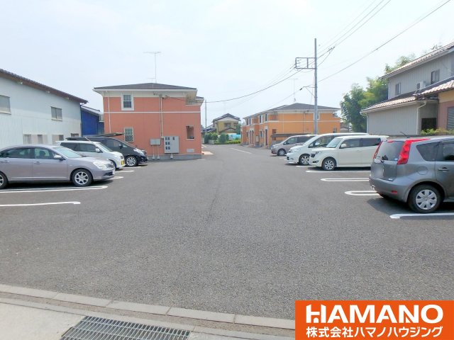 駐車場　駐車場があるので、車を買う予定の方も安心です