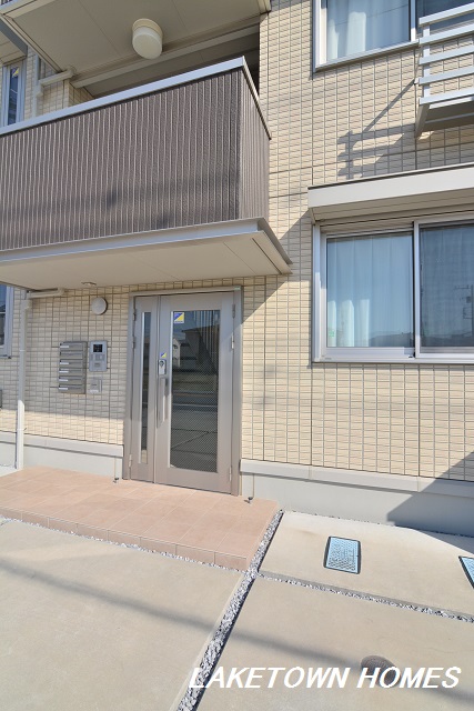 エントランス　オートロック付のエントランスです。