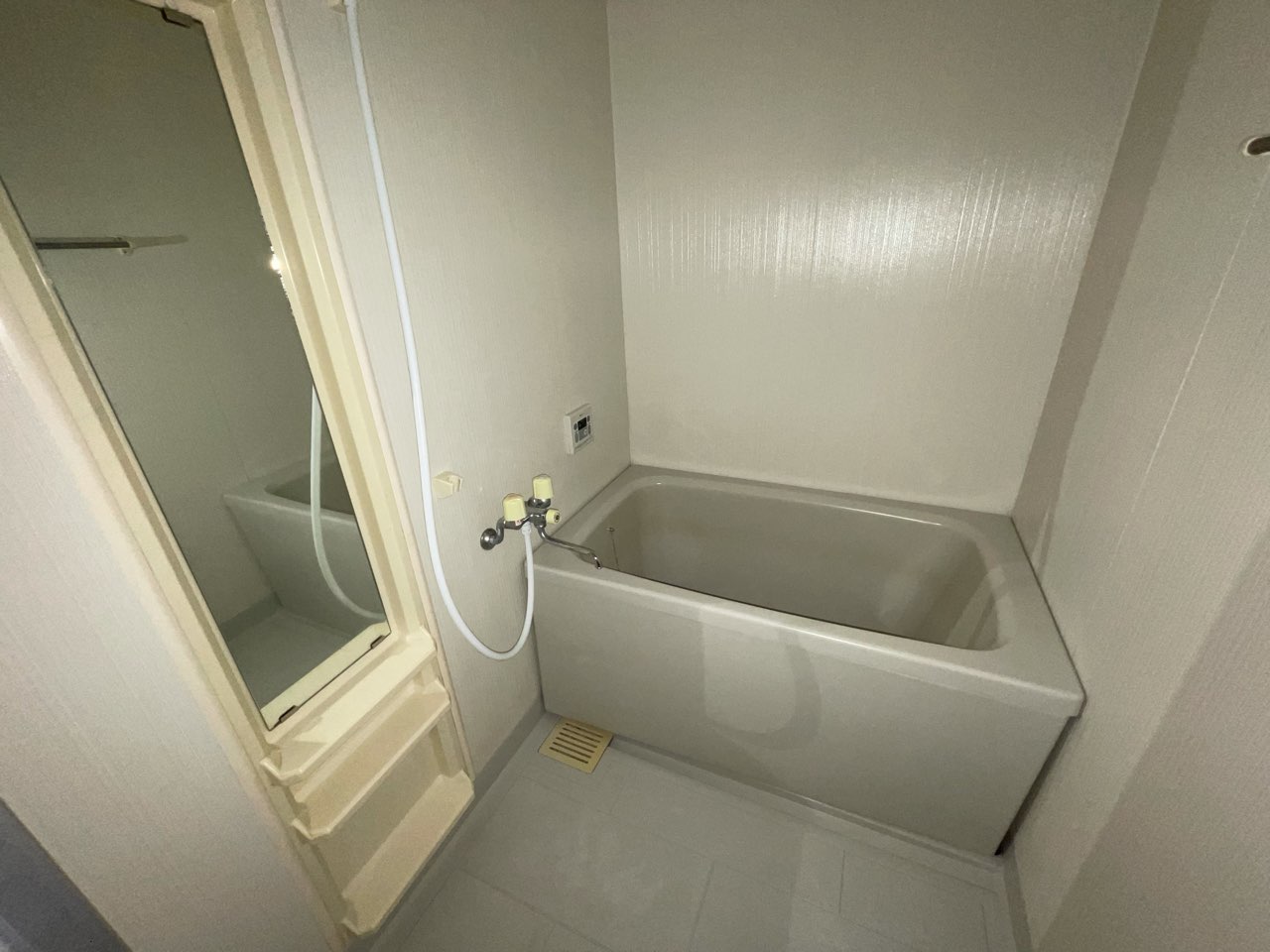 バス・シャワールーム　シンプルで機能的なユニットバスです♪