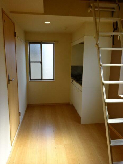 その他部屋・スペース　リビングを別角度から