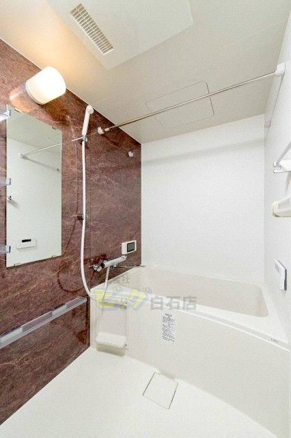 バス・シャワールーム　追焚・浴室乾燥機・ＴＶ付きのお風呂です♪