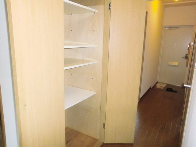その他設備　★廊下にも収納があります★