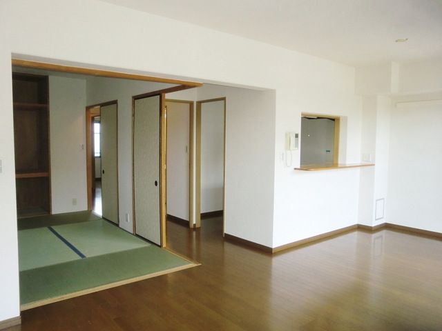 その他部屋・スペース　★お洒落なカウンターキッチン付きのリビングです★