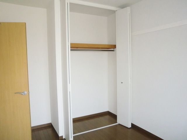 収納　★洋室のクローゼットです★