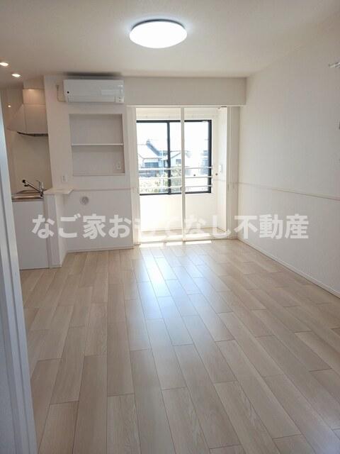 居室・リビング　同タイプ写真