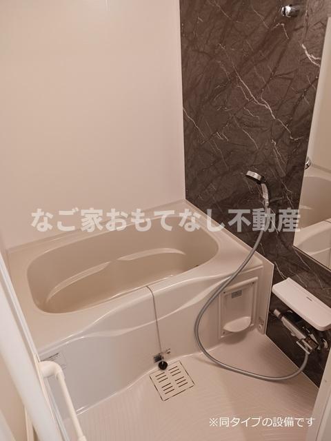 バス・シャワールーム　同タイプ写真