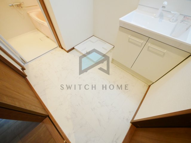 洗面設備　スペースが確保できる洗面所です