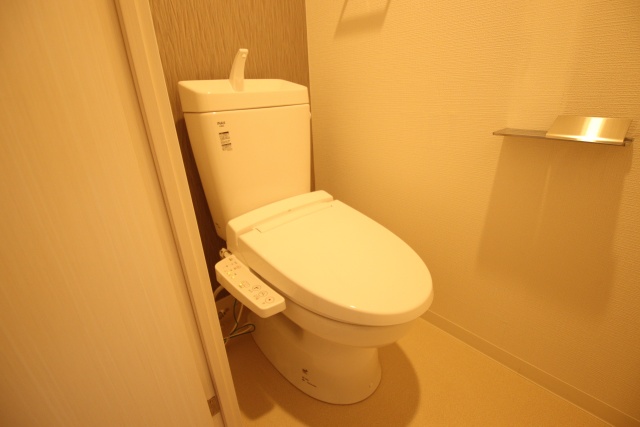 トイレ　※別室の参考写真の為、現況優先です。