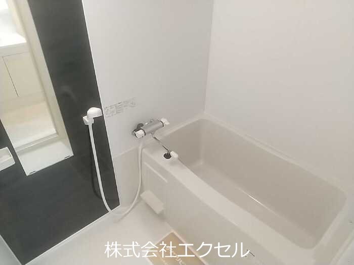 バス・シャワールーム　浴室乾燥機付き。