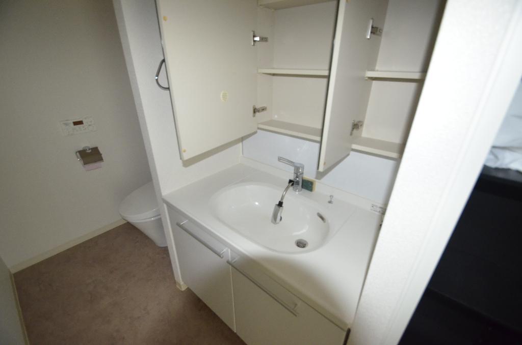 洗面設備　洗髪洗面化粧台