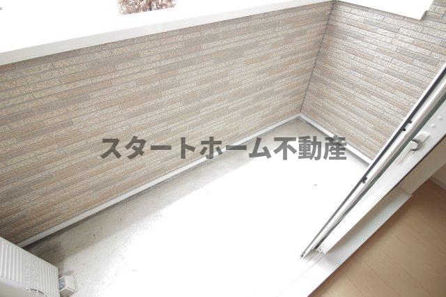 バルコニー　お洗濯にも便利なバルコニー付き