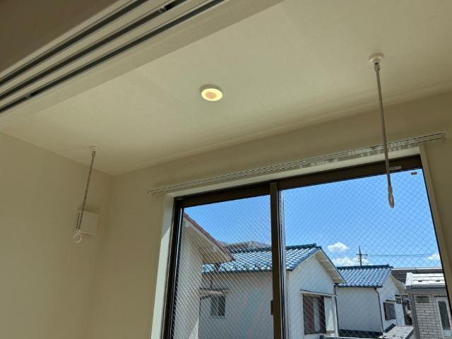 その他設備　室内物干し（イメージ）