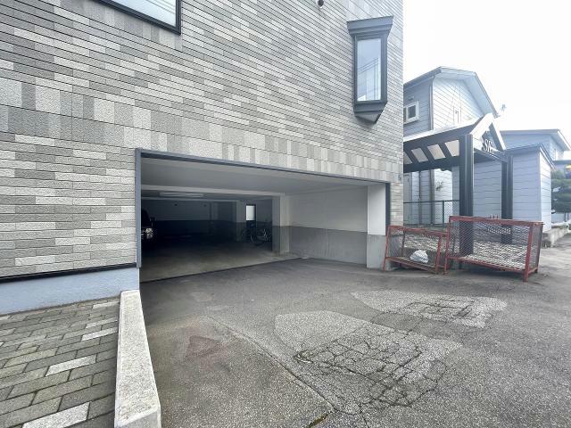 駐車場　駐車場