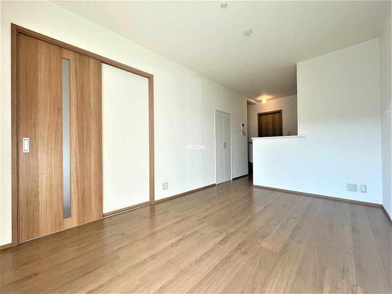 居室・リビング　約10帖のLDKは日当たりも良好。