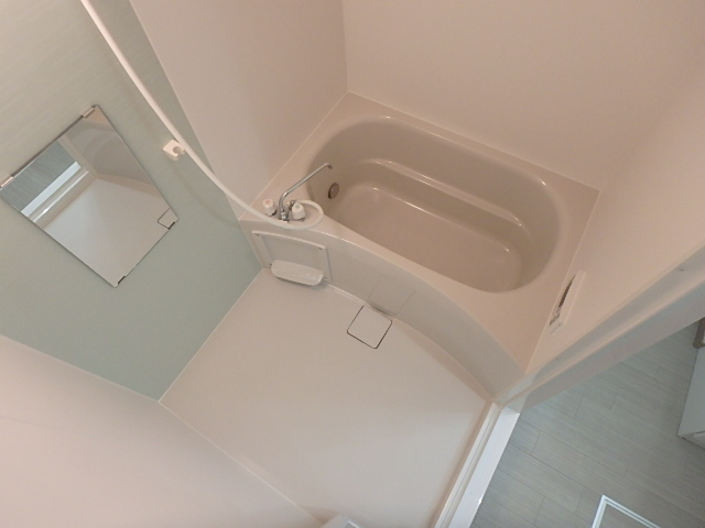 バス・シャワールーム　１日の疲れをバスルームでゆっくりと…。