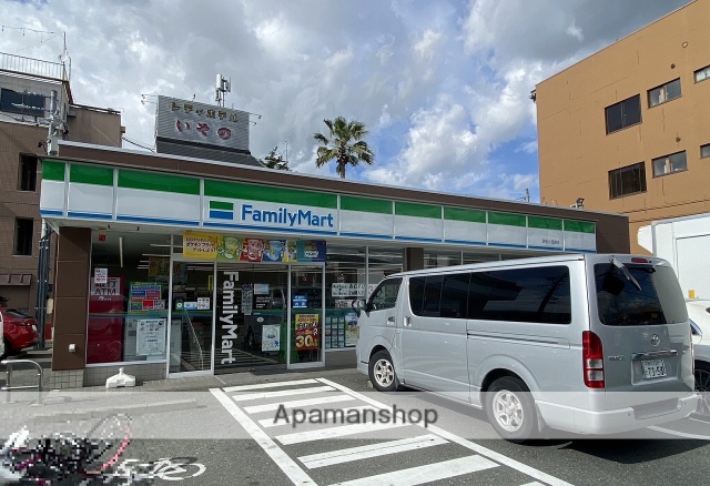 コンビニ　ファミリーマート小豆餅店（コンビニ）まで575m