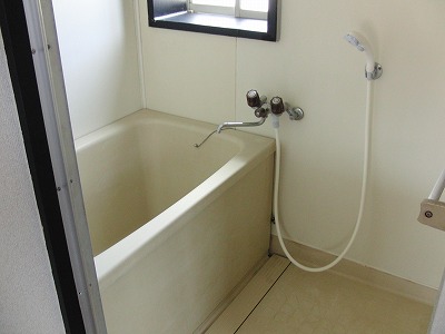 バス・シャワールーム　ゆったり過ごせるお風呂です ※現況優先