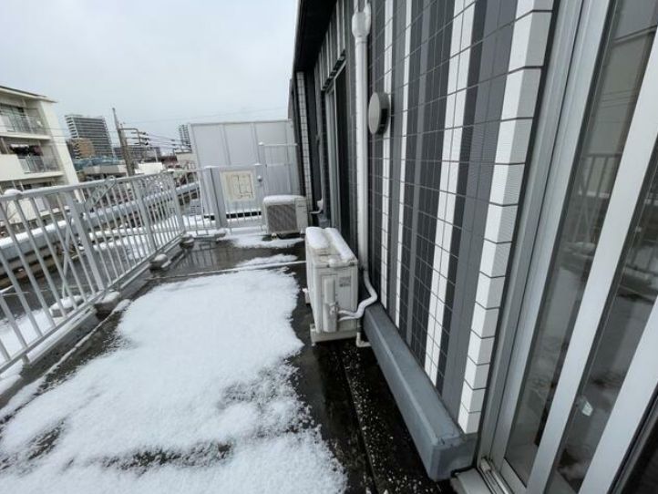 バルコニー　★洗濯物を干すスペース充分に取れます★