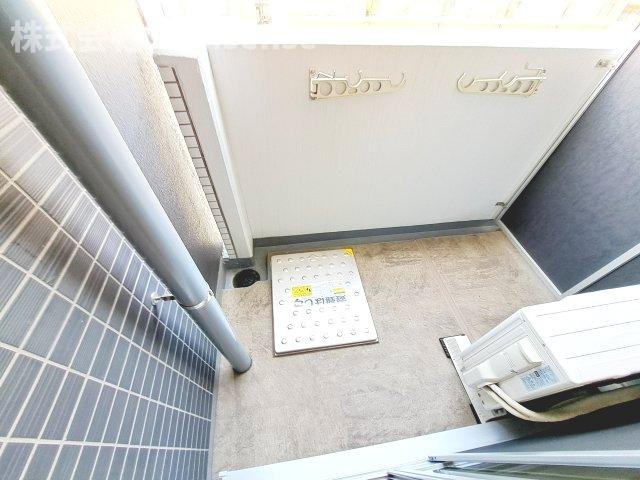 バルコニー　バルコニーからの眺めを楽しみながら食事をしませんか