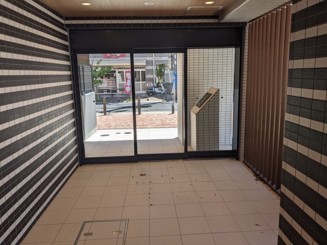 ロビー　建物の内部です