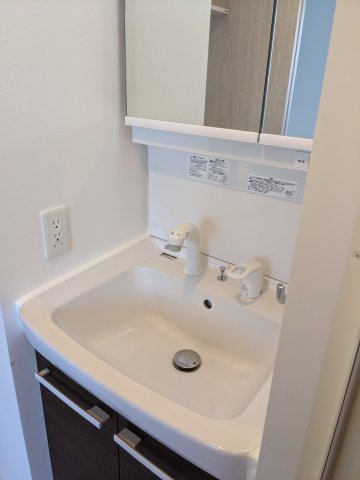 洗面設備　スペースが確保できる洗面所です