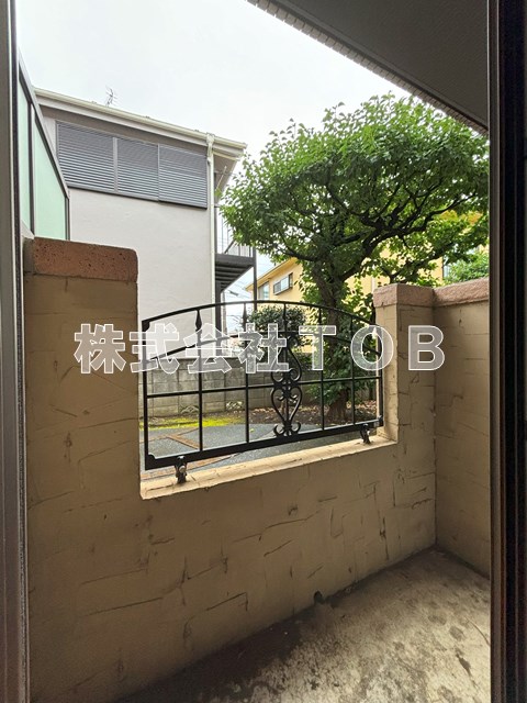 バルコニー　洗濯機置き場