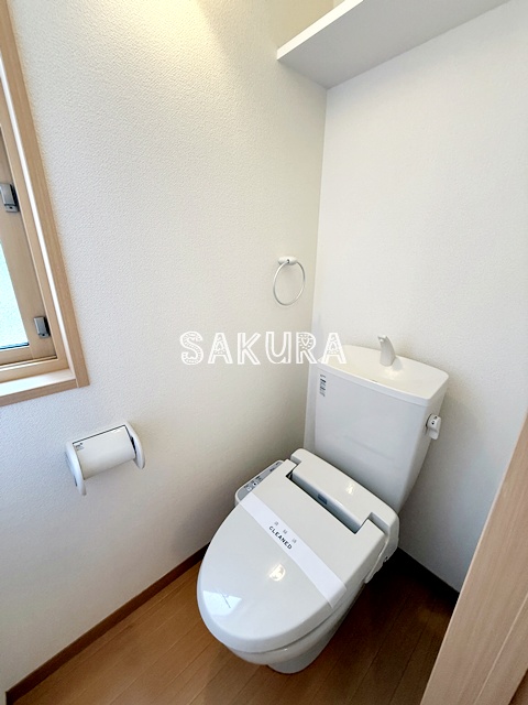 トイレ　落ち着いた色調のトイレです♪