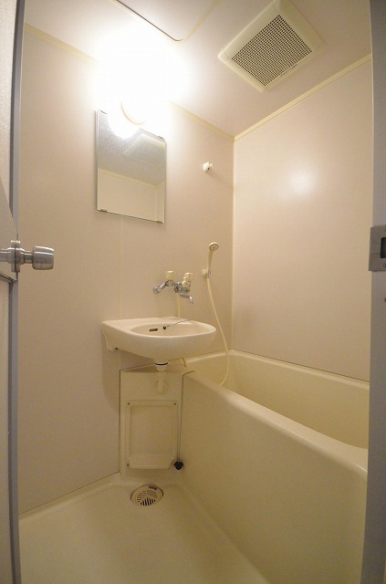 バス・シャワールーム　別号室の写真です