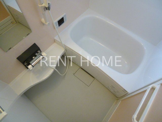 バス・シャワールーム　広めの浴室です。（追焚き・浴室乾燥機付き）