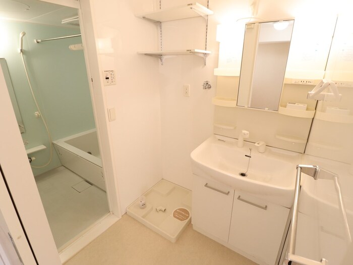 洗面設備　使いやすい洗面所です