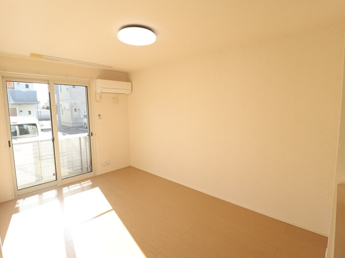 居室・リビング　こちらのリビングで趣味の時間をお楽しみください