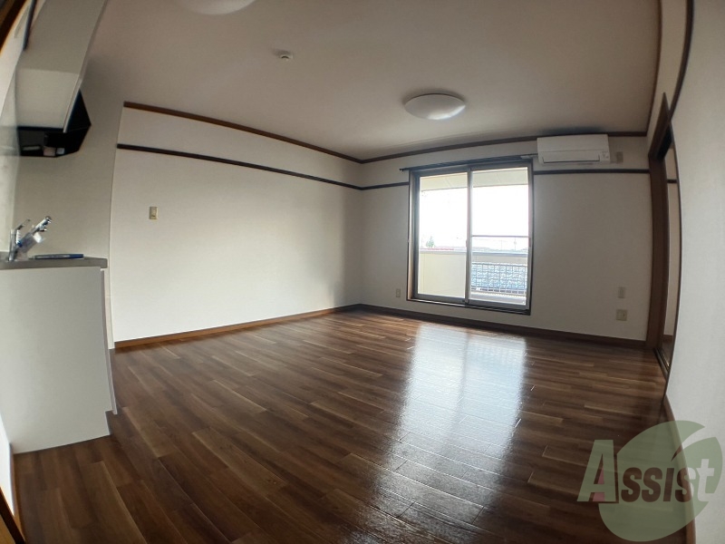 居室・リビング　きれいなＬＤＫが広がっていて居心地が良さそうですね。