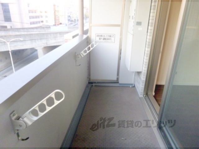 バルコニー　物干し竿が付けられます