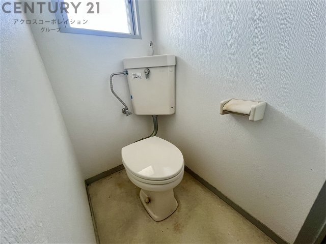 トイレ　トイレに窓があり換気も楽々♪