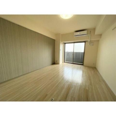 居室・リビング　室内