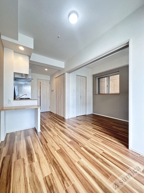 居室・リビング　風通し日当たりのいいお部屋♪