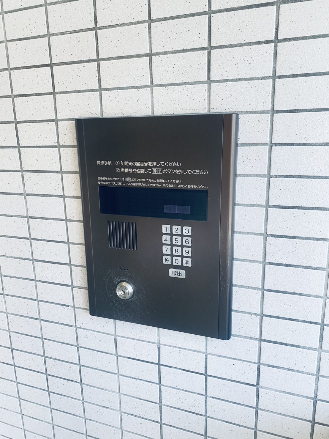 エントランス　人気のオートロック付きマンションです♪