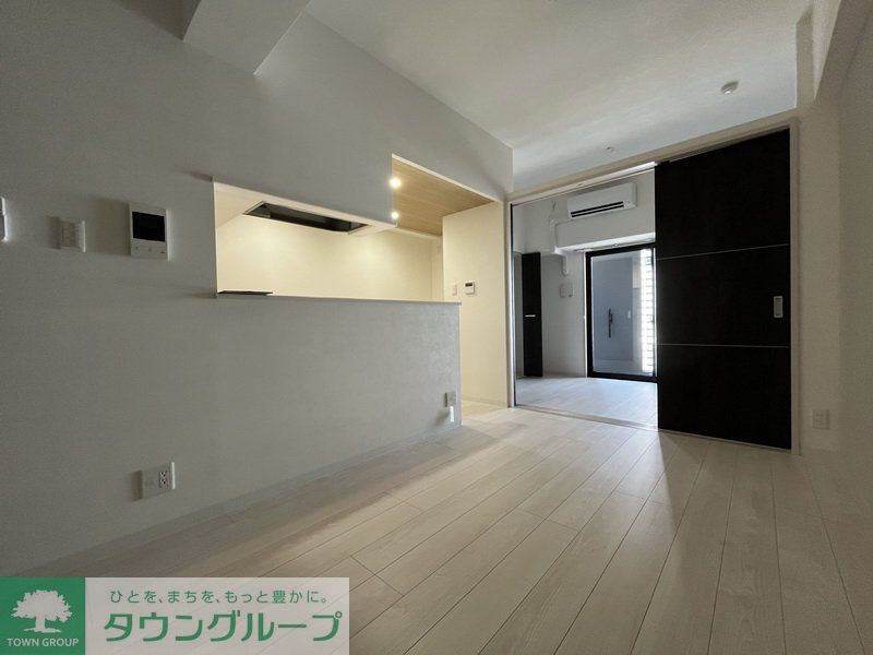 居室・リビング　エントランス