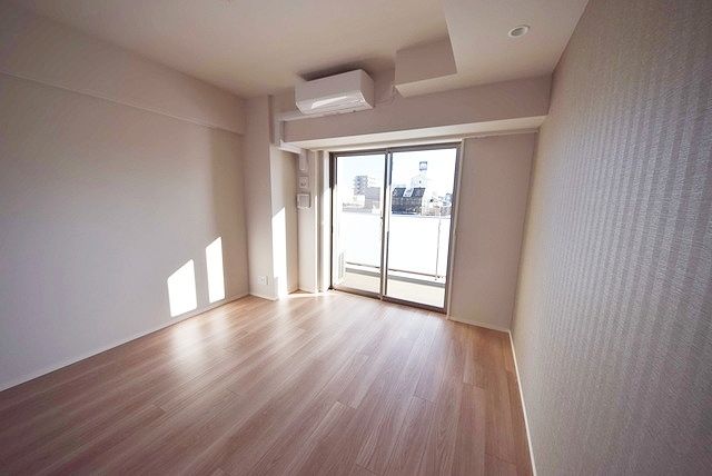 居室・リビング　ゆったり過ごせる居間です